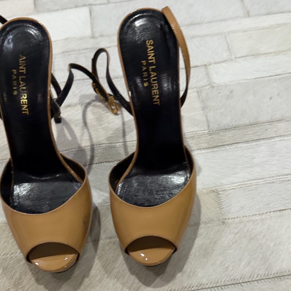 Saint Laurent Nude Patent Leather Platform Peep-Toe Slingback Heels - Picture 12 of 16